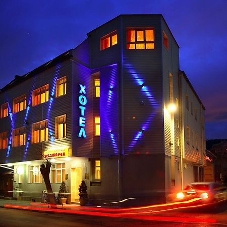 Hotel Mehdjarel Shumen Exteriör bild