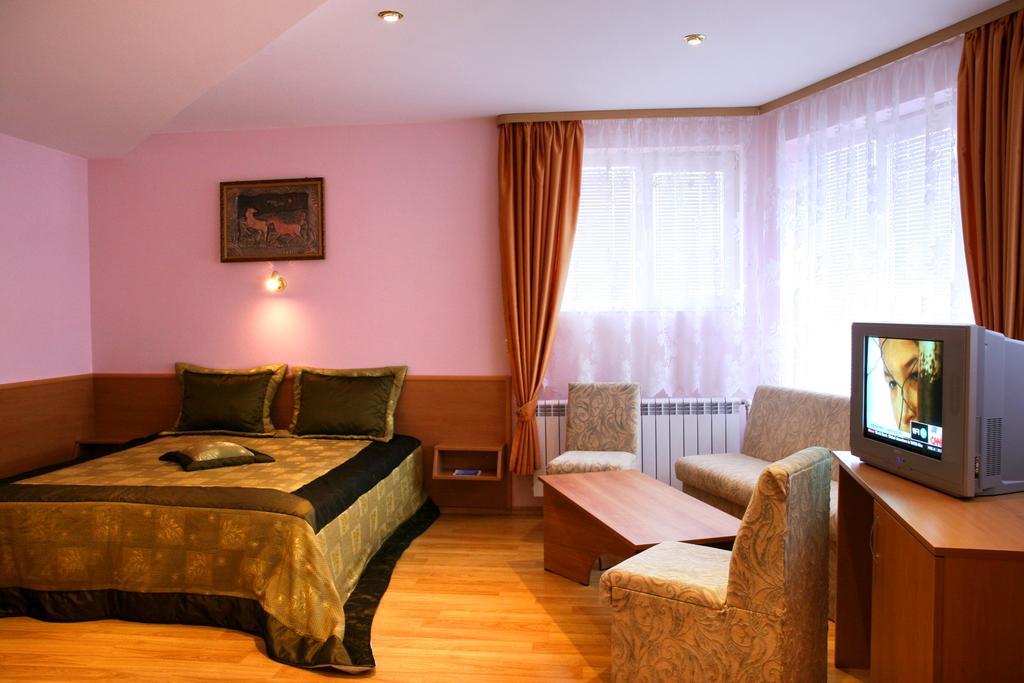 Hotel Mehdjarel Shumen Exteriör bild
